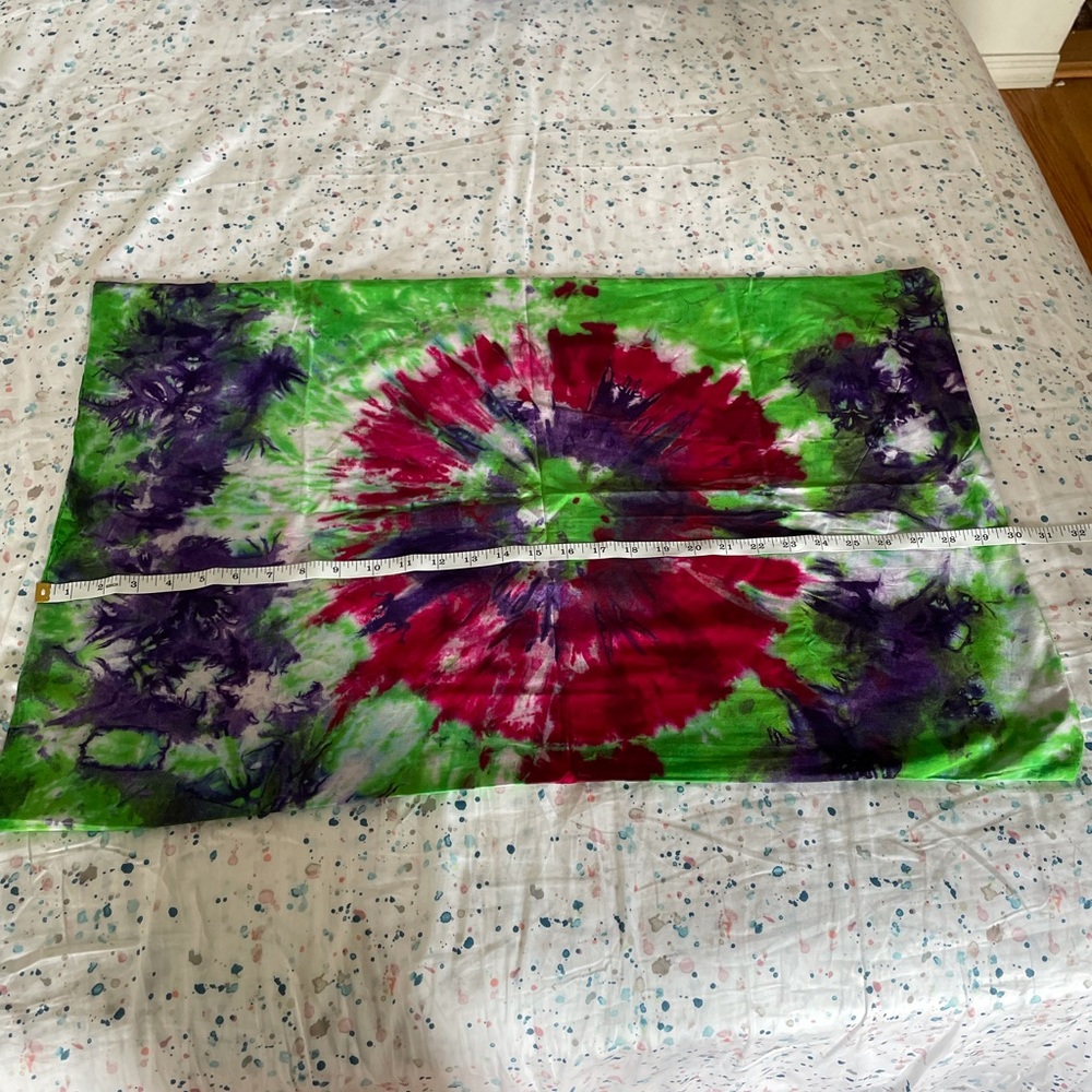 Tie dyed Queen Bedsheet set - Picture 9 of 12